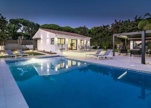 Ferienhaus MAR-Luxury Villa Marbesa 400 meters to beach Marbella Spanien