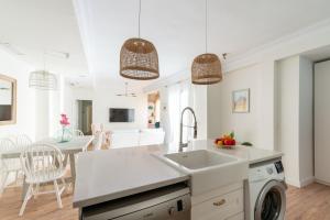 UNIQUE HOMES LAS SETAS, PLAZA DE SAN PEDRO 6 Pax