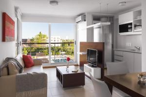 Real Colonia Hotel & Suites