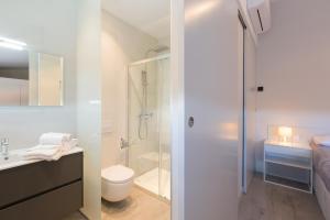 APARTAMENTOS TURISTICOS - PAPEL ARMADO - Calle Caldereros 33