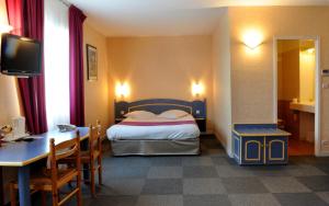 Hotels Comfort Hotel Saintes : photos des chambres