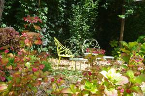 B&B / Chambres d'hotes Le Clos des Queyries : Suite Aquitaine - Vue sur Jardin