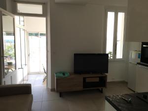 Appartements Bandol, vue panoramique sur la mer, la plage, le port : photos des chambres