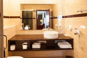 Deluxe Double or Twin Room with Balcony room in To Tu