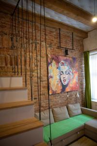 Michael Weiss apartment