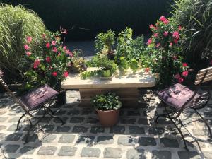 La Maison dArc Chambres et Tables dHĂ´tes
