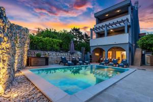 5 star Коттедж Villa Paula Цриквениця Хорватiя