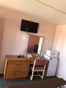 Queen Room room in Payette Motel