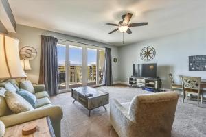 One-Bedroom Apartment room in Laketown Wharf 903 Condo