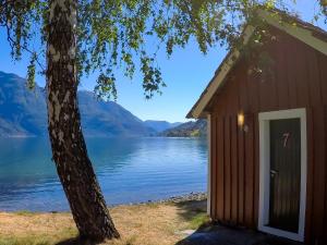 Bungalow with Sea View room in Dalsøren Camping og hytter