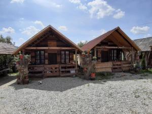 Casa Rustica Fehér Fekete Vendégházak