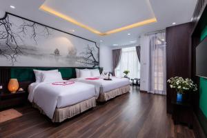 Hanoi Center Silk Lullaby Hotel and Travel