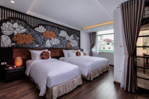 Hanoi Center Silk Lullaby Hotel and Travel