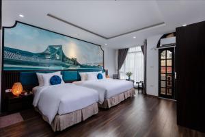 Hanoi Center Silk Lullaby Hotel and Travel