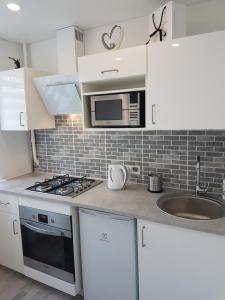 J&E NERIES Apartment