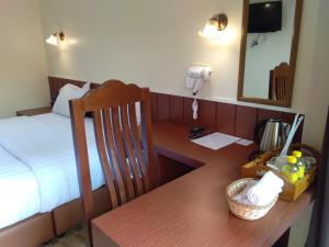 Phòng Tiêu Chuẩn Giường Lớn (Standard King Room)