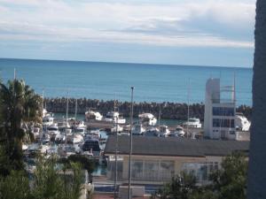 Apartamento con vistas al puerto deportivo Las Fuentes