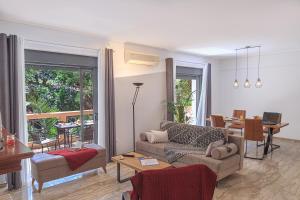 L9 Athens