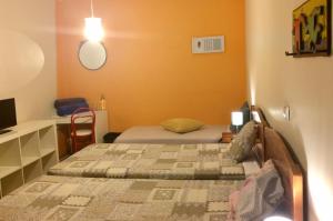 Basic Triple Room with Shared Bathroom room in Templar Secrets House