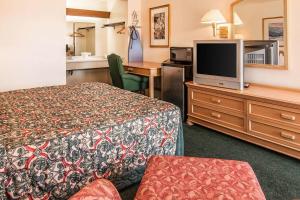 Deluxe King Room room in Ashland Valley Inn