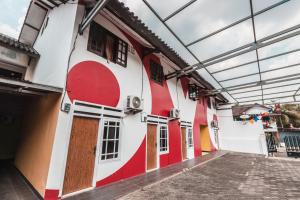 OYO 947 Angel Home Stay Syariah Near Atrium Pondok Gede, Museum Monumen Pancasila, Taman Mini