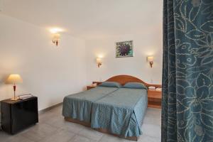 Double Room with Street View - Disability Access room in Le Neptune & Spa