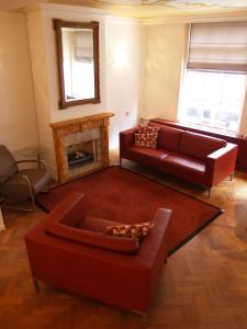 Pearl of the Hague - R.Q.C.