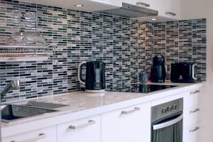 Modern 3BR Villa with Private Pool and BBQ