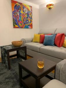 Charming studio apartment in the heart of the Jewish District!