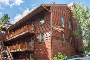 Lances West 6