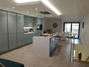 Portrush luxury apartment, Currangate