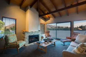 The Bay House - central and lakefront - 皇后镇