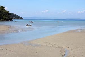 Apartments with parking space Kampor, Rab - 5032