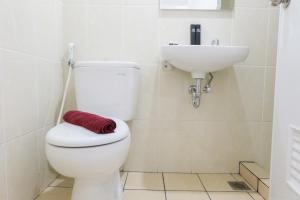 Comfortable Studio Apartment M-Town Residence By Travelio