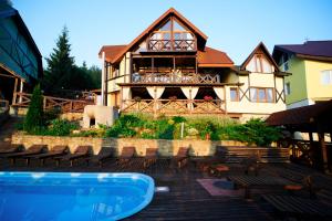 12 Місяців-Травень