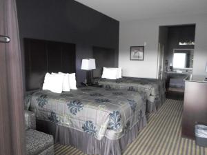 Queen Room with Two Queen Beds - Disability Access room in Studio 6-Beeville TX
