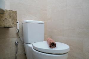 Elegant Studio at Menteng Park Apartment By Travelio