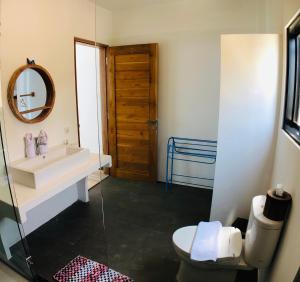 Phòng Giường Đôi Nhìn Ra Biển (Double Room with Sea View)