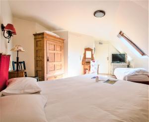 Hotels Hotel Le Clos Fleuri : Chambre Triple