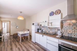 LovelyStay - Sweet Escape II - Backyard