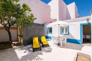 Sweet Escape II w Backyard by LovelyStay