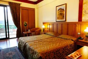 Ξενοδοχείο Αιγές Μέλαθρον (Hotel Aiges Melathron)
