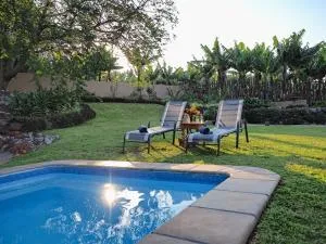 Poinsettia family Cottage - Ligfontein