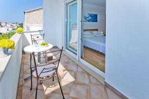 HVAR apartments 5 min to the beach