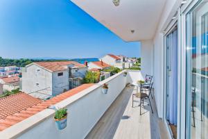 HVAR apartments 5 min to the beach