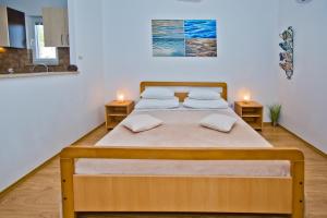 HVAR apartments 5 min to the beach