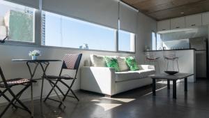 Humboldt 1945 - Ayres Apartments