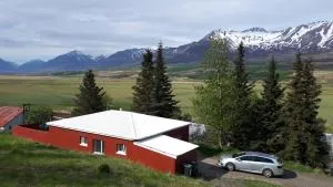 Brúnalaug Guesthouse - Holiday Home - Saurbær