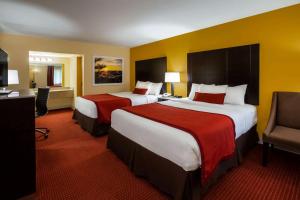Queen Room with two Queen beds - Non-Smoking - Pool view room in Days Inn by Wyndham Donegal