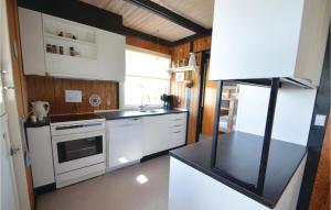 Three-Bedroom Holiday Home In Hurup Thy